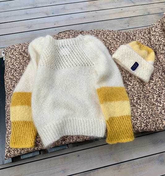 Natural-coloured mohair sweater with sun yellow striped sleeves and lace knitting – Here Comes the Sun from CosyMonday