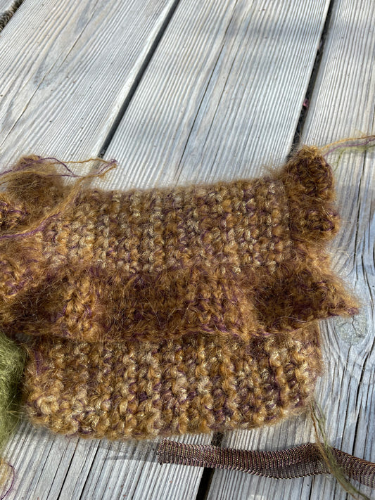 Crocheted mini bag in mohair with a wavy edge – Always Lovable Mini from CosyMonday
