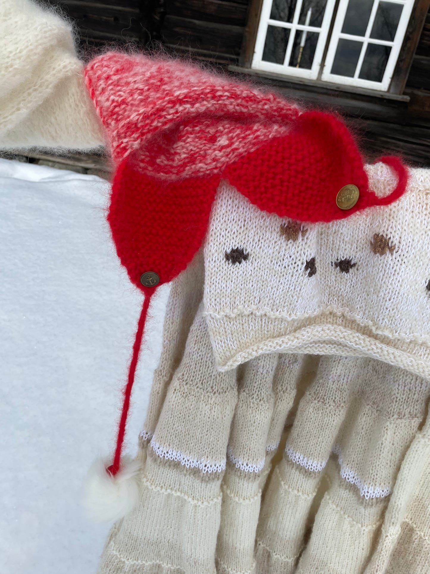 The Arctic Cap - A Head Full of Dreams collections  - RED