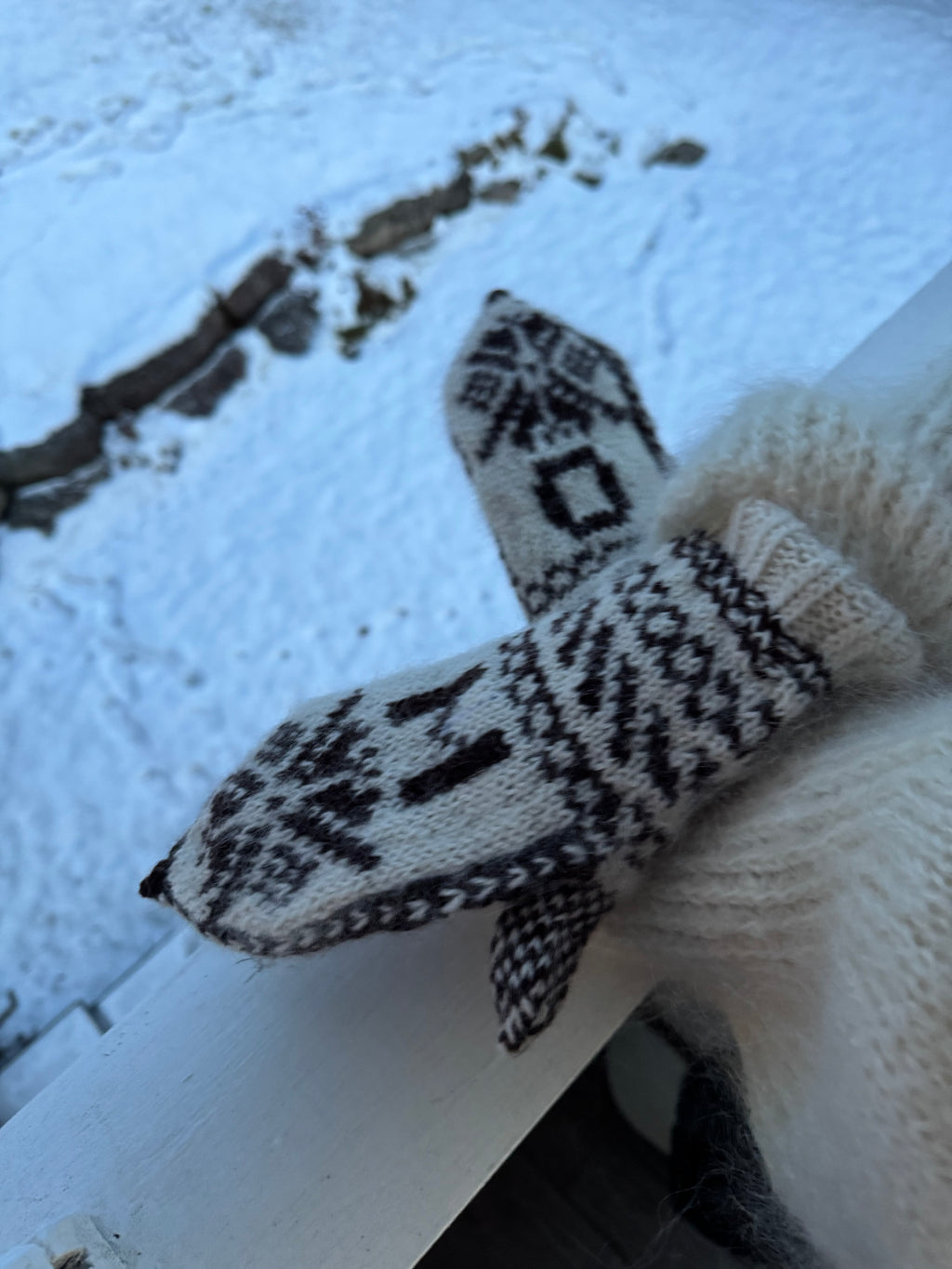 Skistar - The Mitten by CosyMonday