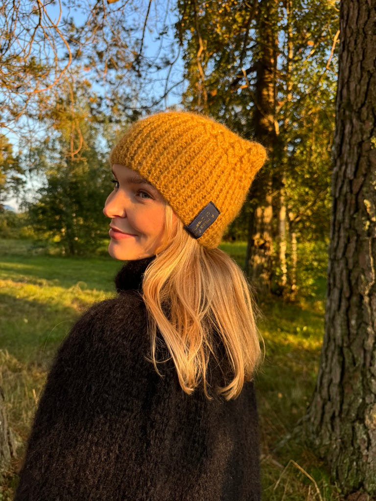 Anna's Hood Scarf - Gold Edition