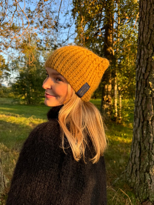 Anna's Hood Scarf - Gold Edition
