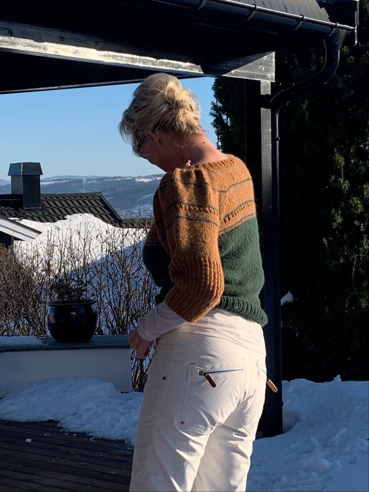 GOLD - The Sweater