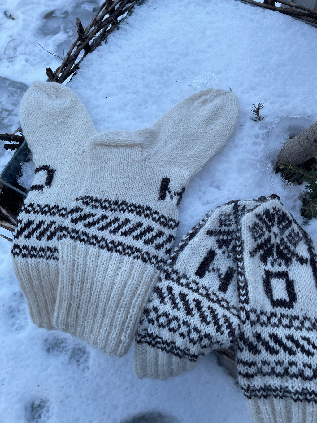 Skistar - The Mitten by CosyMonday