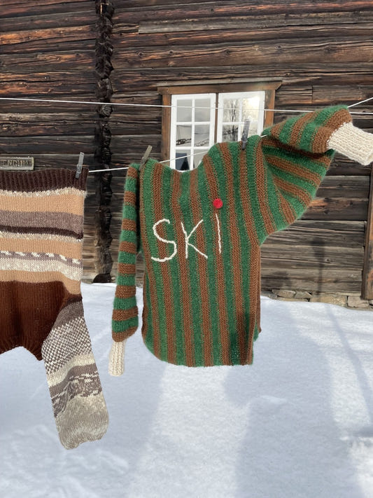 Ski Inn Ski Out – The Sweater