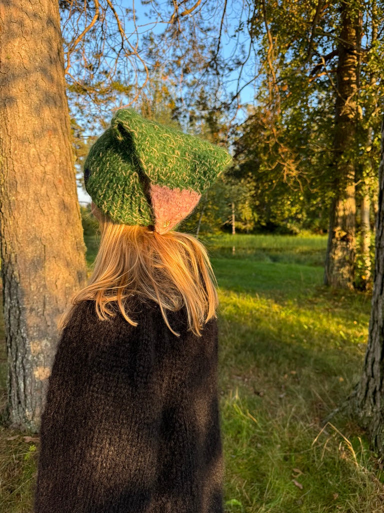 Anna's Hood Scarf - Green Edition