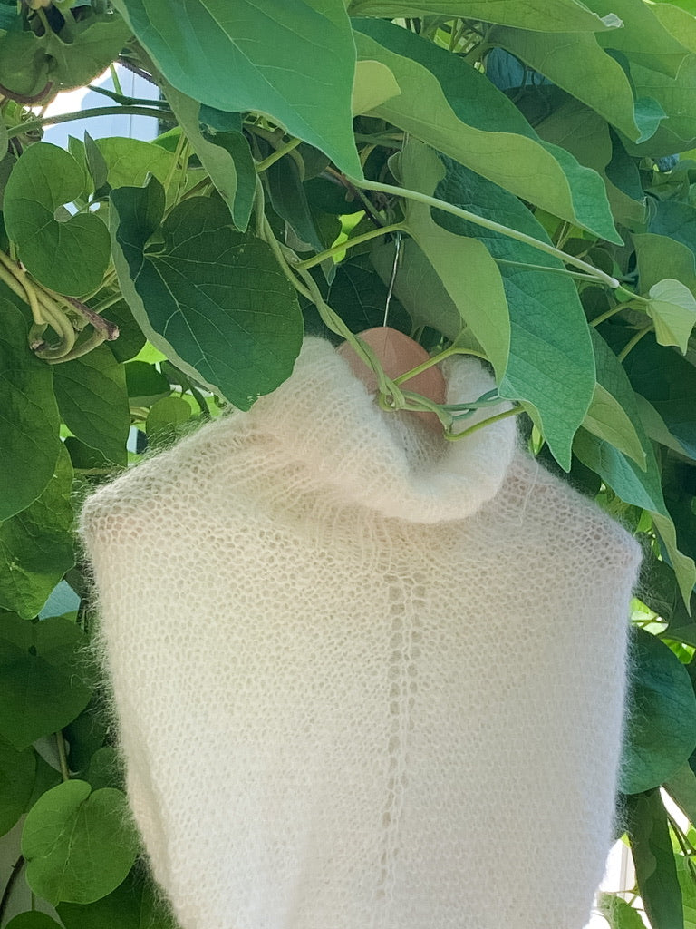 feelslikeimfallinginlove · Mohair Edition