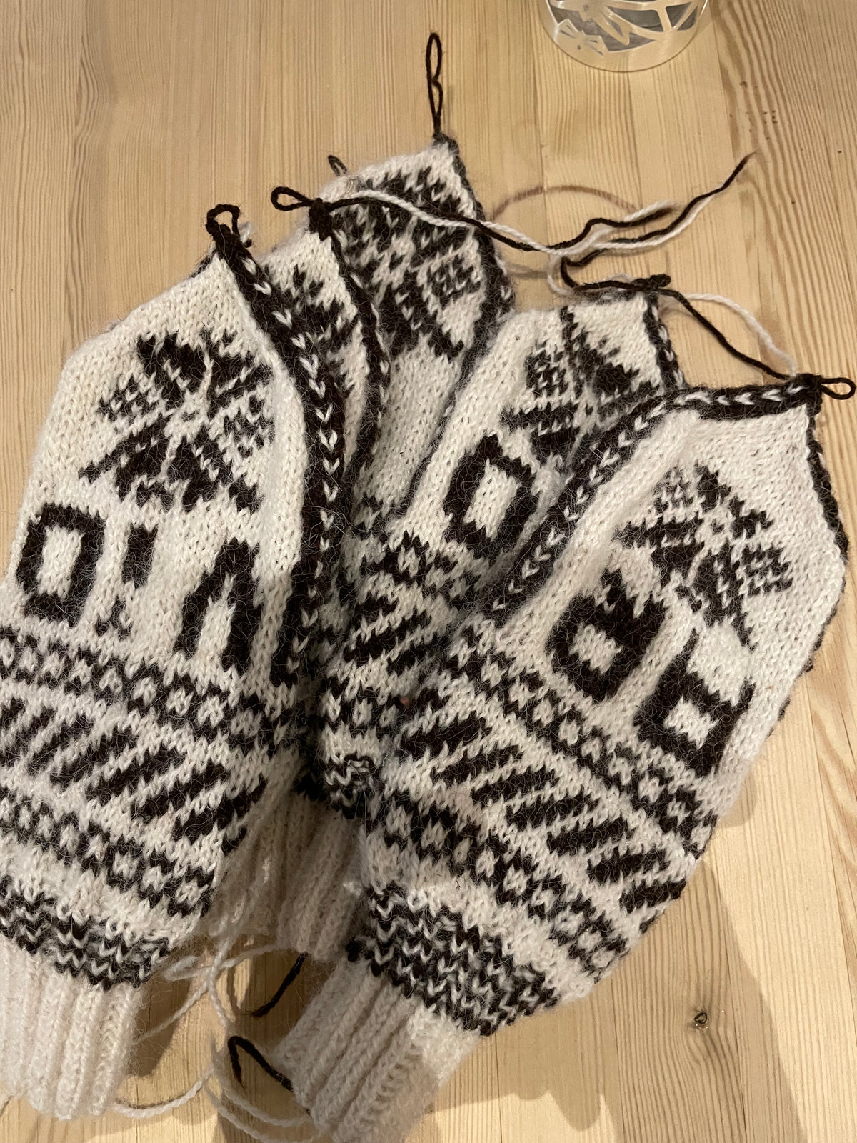 Skistar - The Mitten by CosyMonday