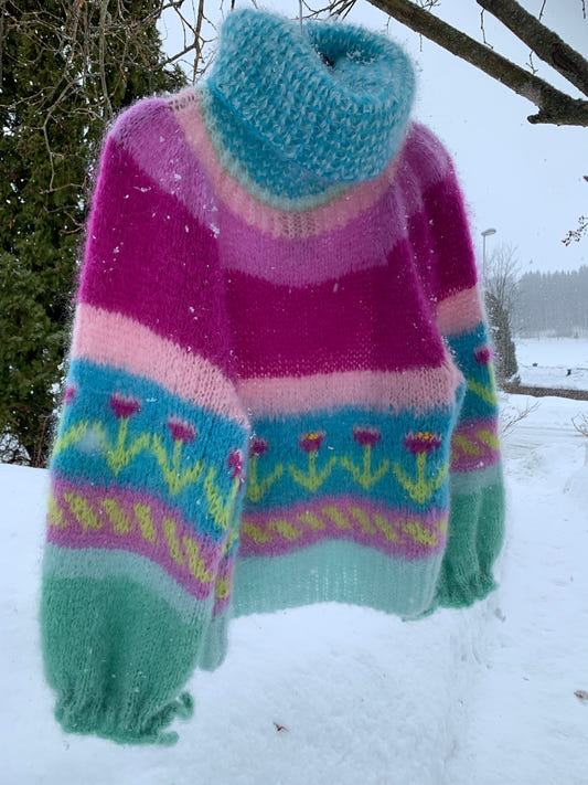 Bohemian Flowers / m.høy hals - strikkeoppskrift