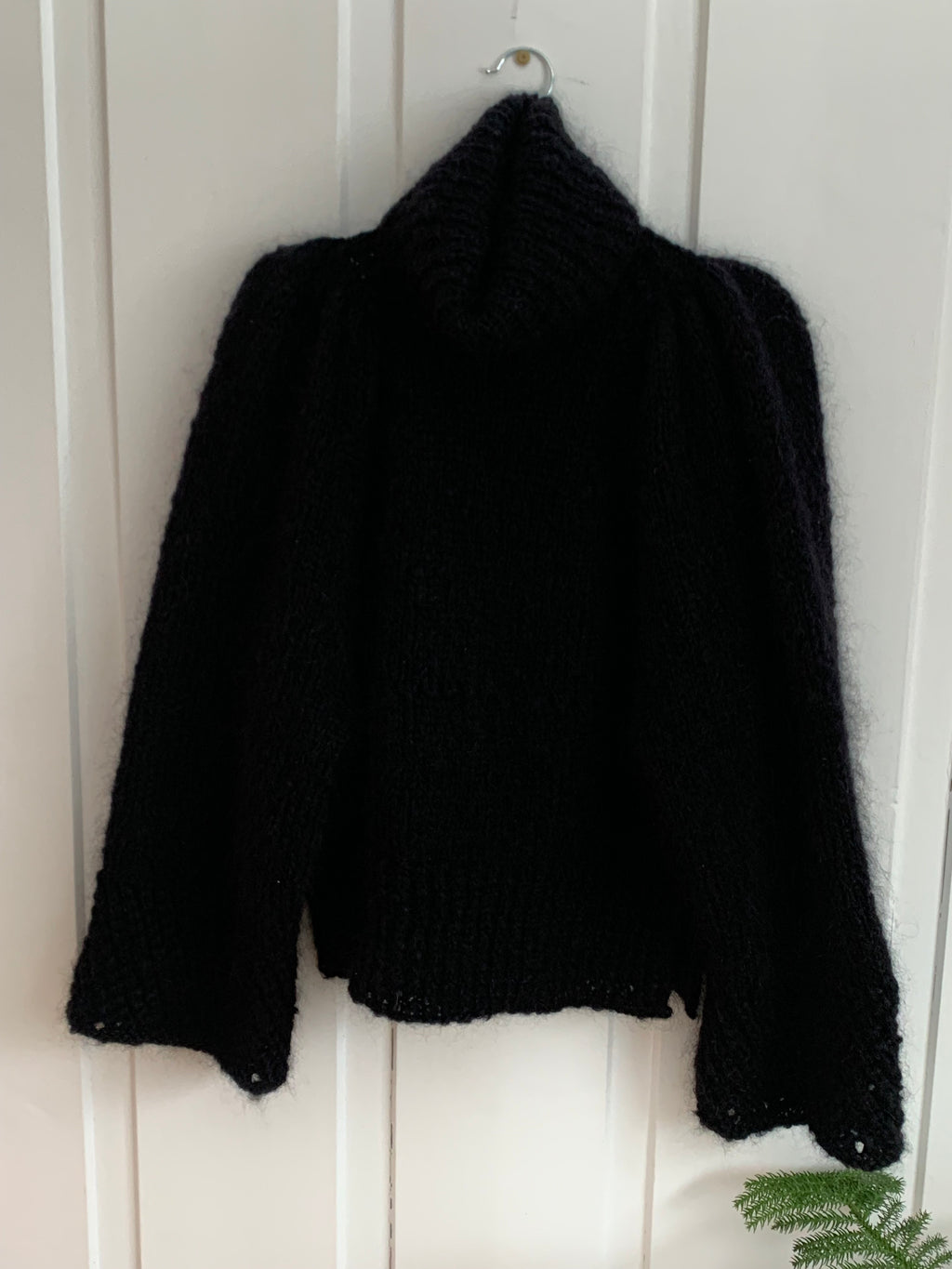 Black Lotus, Tusha Edition - The Sweater (Short with extra puff)