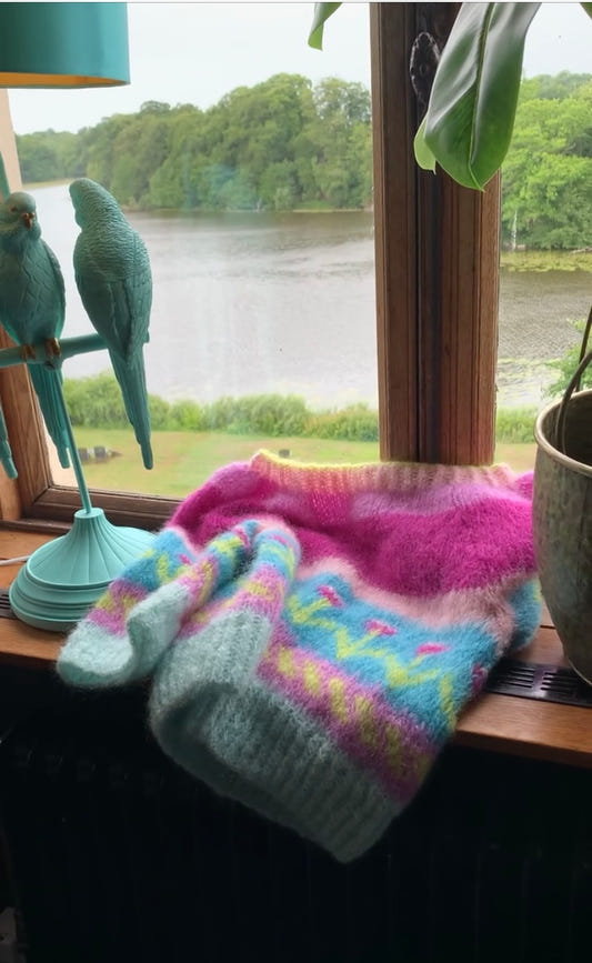 Bohemian Flowers / trekvart erme -Strikkeoppskrift