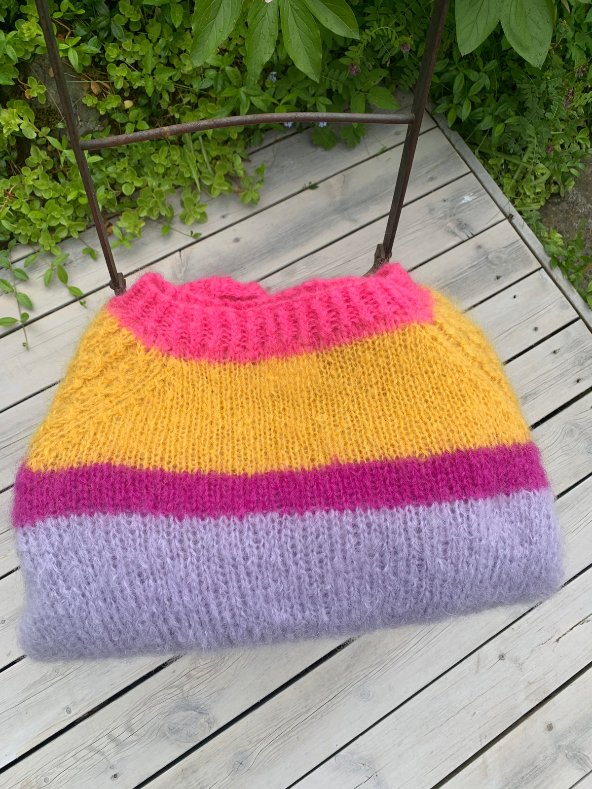 Pink Summer – håndstrikket ermeløs topp i halvpatent – The Sweater