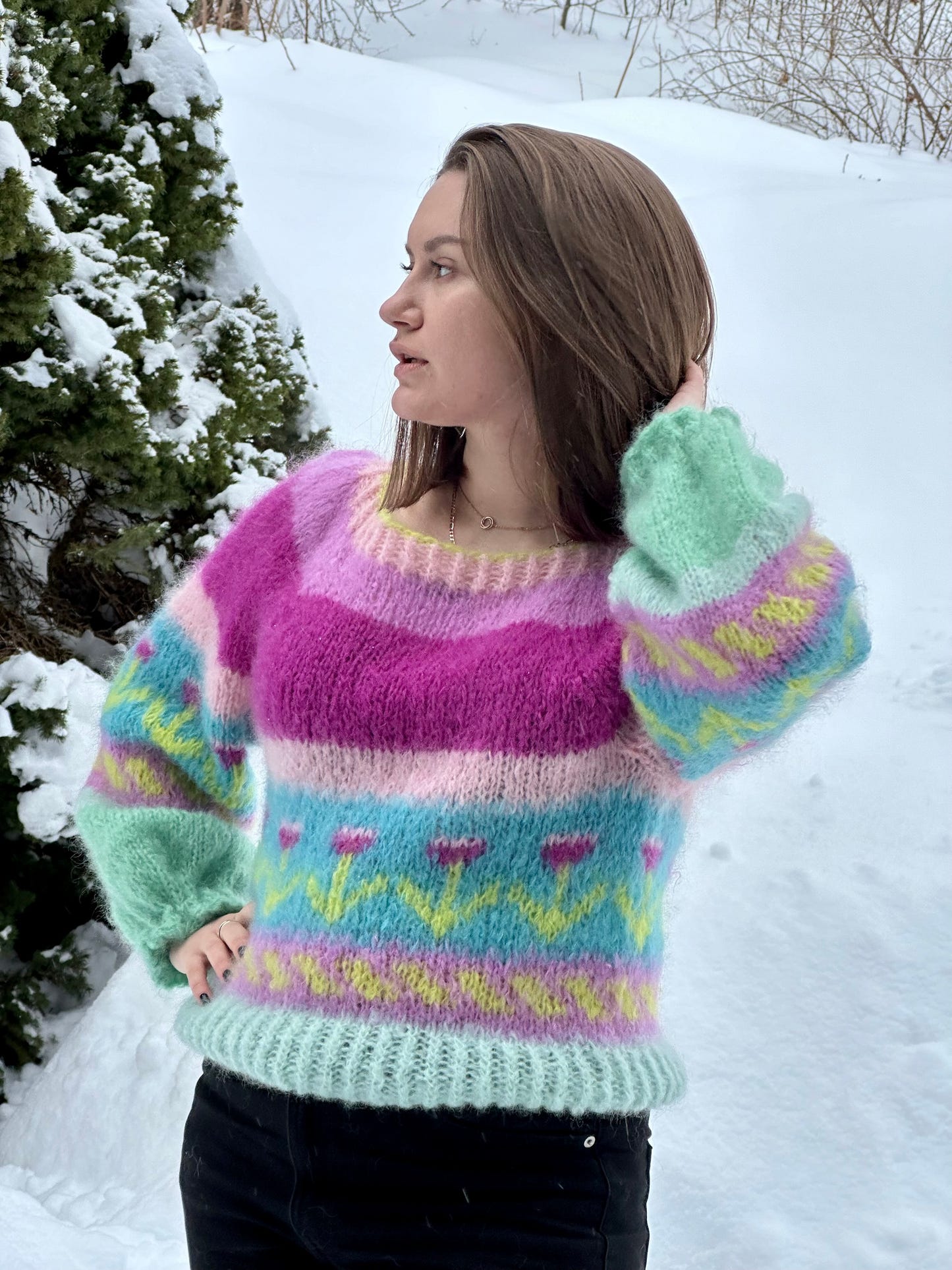 Bohemian Flowers - med vid hals -strikkeoppskrift