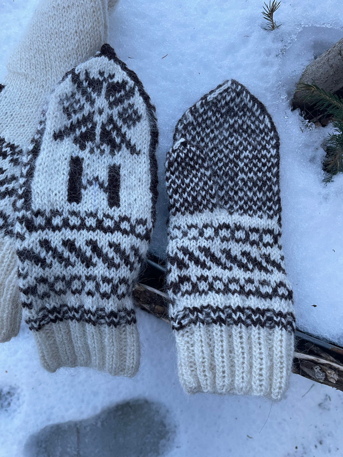 Skistar - The Mitten by CosyMonday