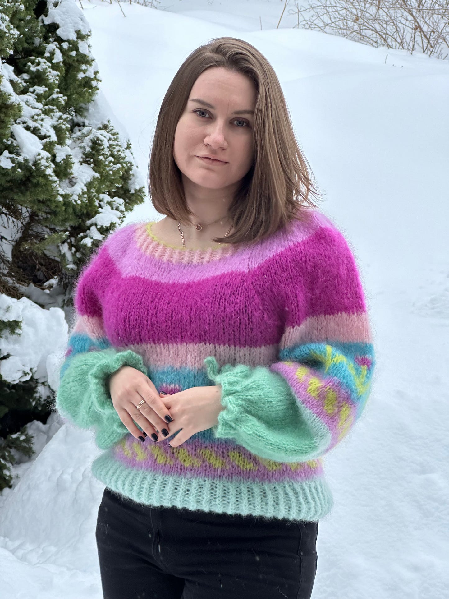 Bohemian Flowers - med vid hals -strikkeoppskrift