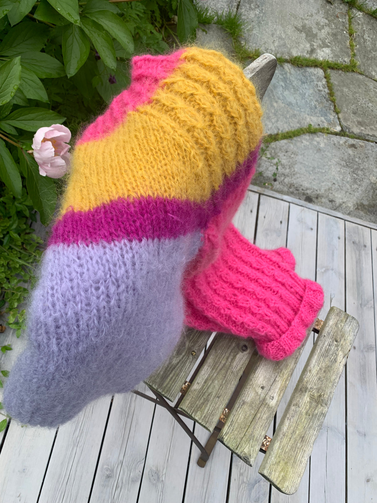 Pink Summer – håndstrikket ermeløs topp i halvpatent – The Sweater