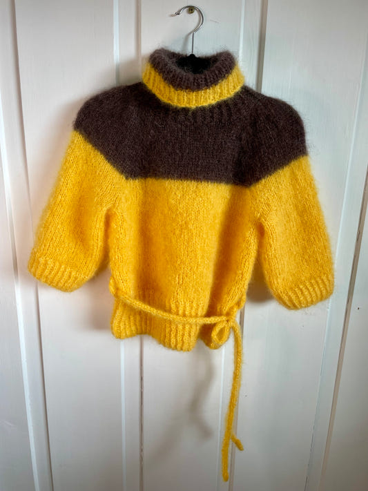 Yellow Mellow - The Sweater