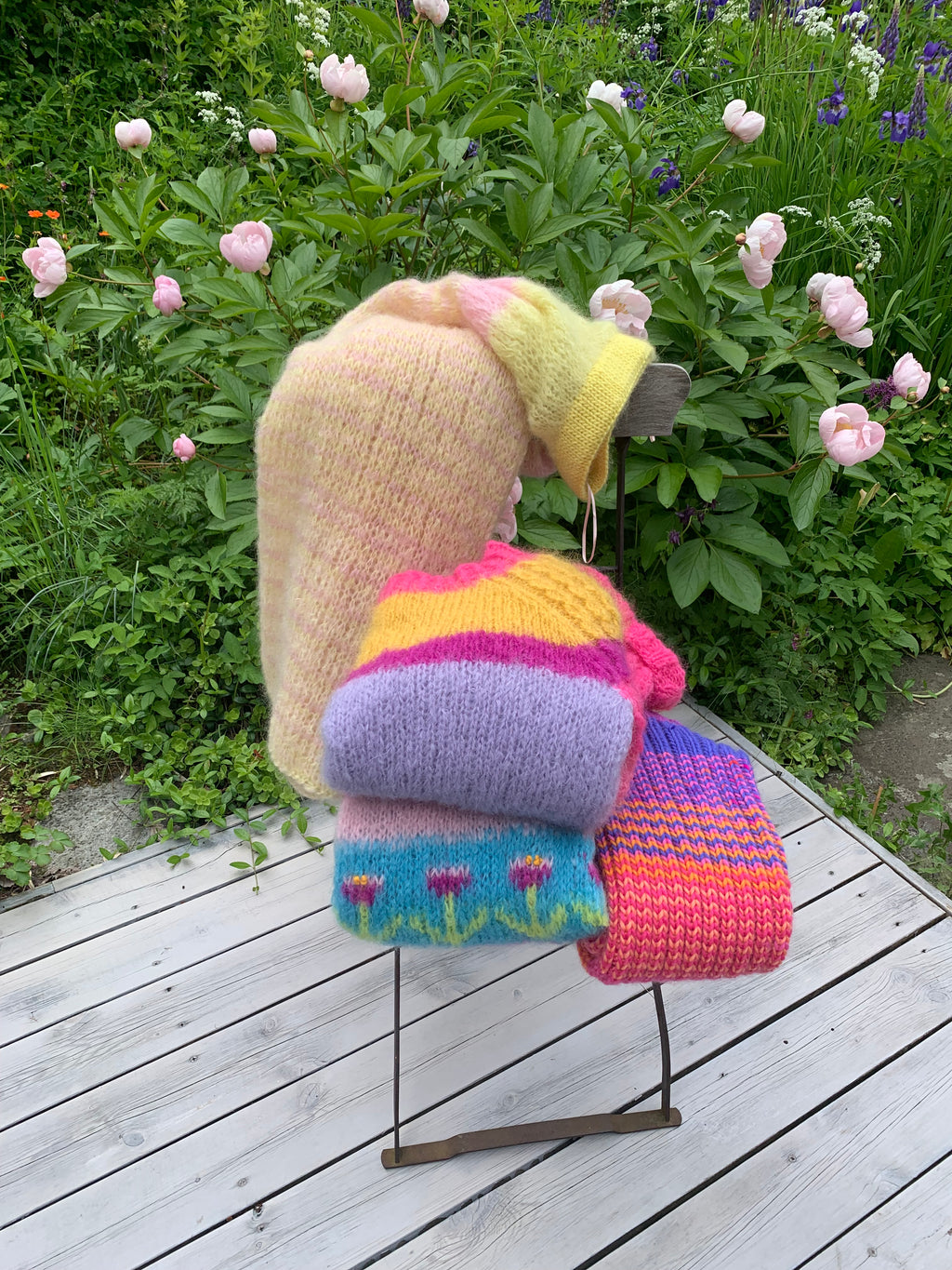 Pink Summer – håndstrikket ermeløs topp i halvpatent – The Sweater