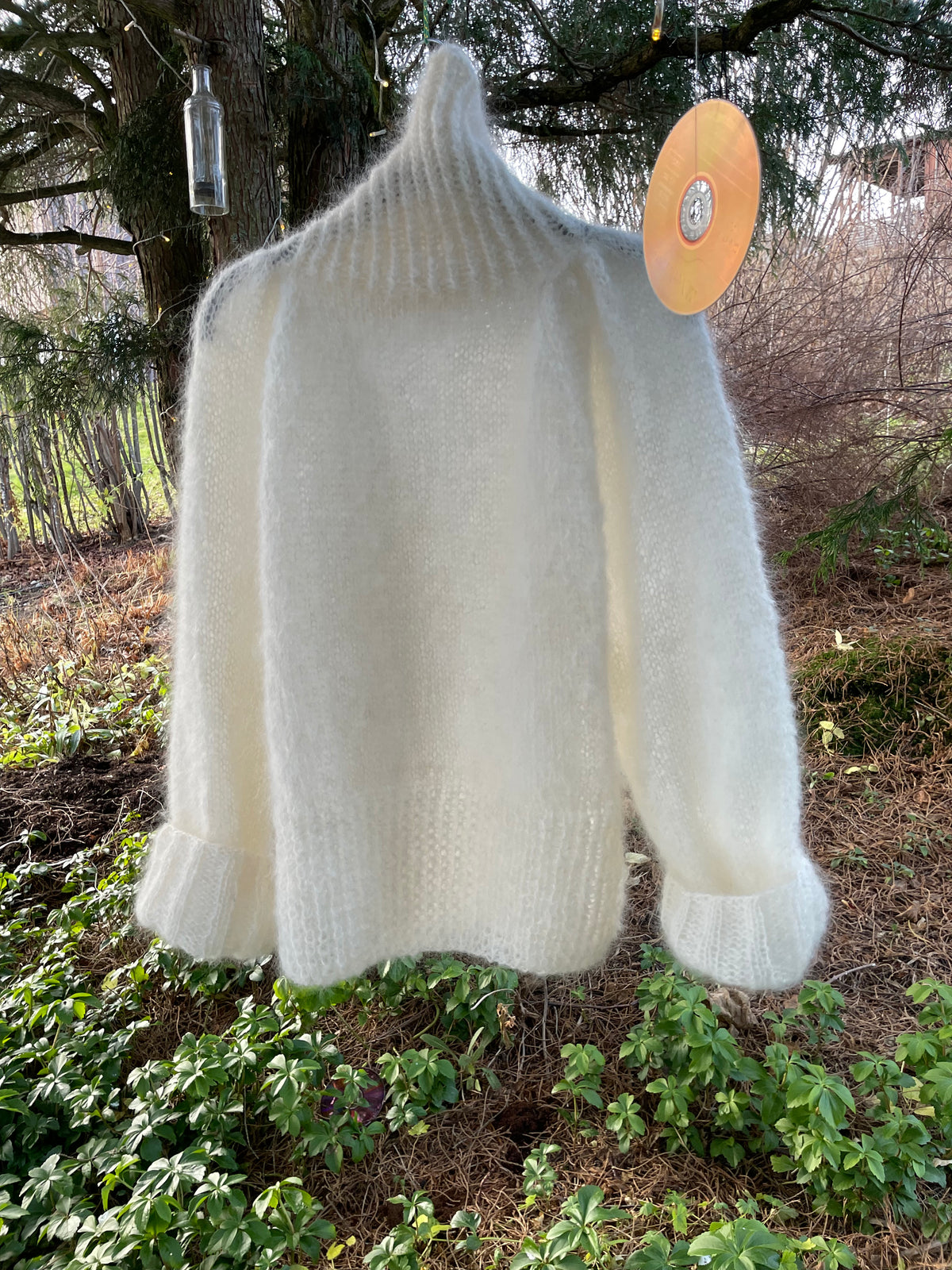 White Lotus, Tusha Edition - The Statement knit