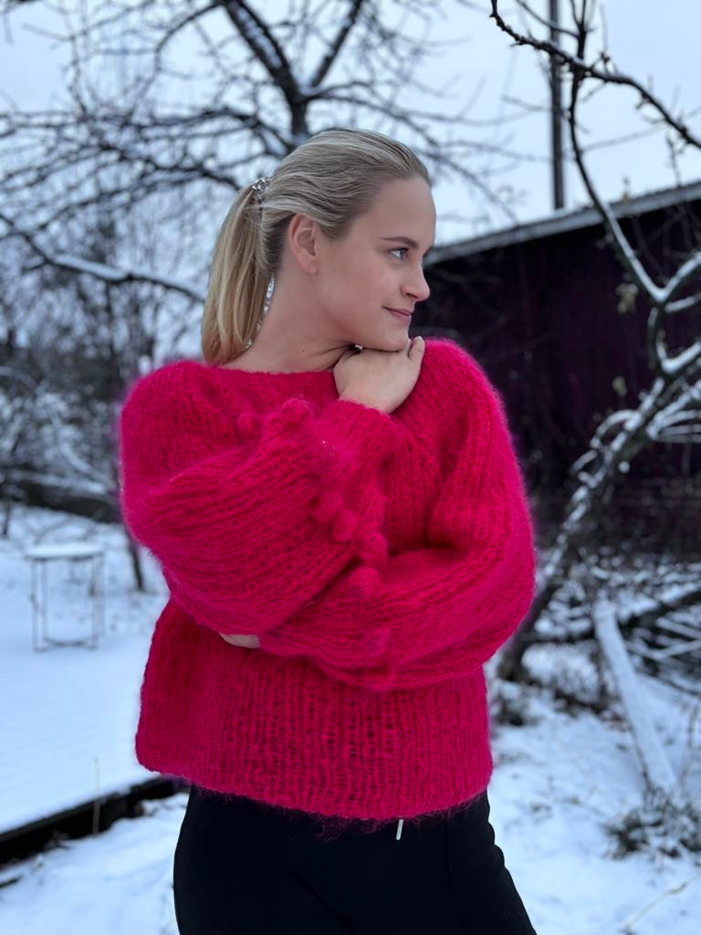 Mohair sweater with half brioche, bobble texture and pronounced puff sleeves – La Vie en Rose from CosyMonday