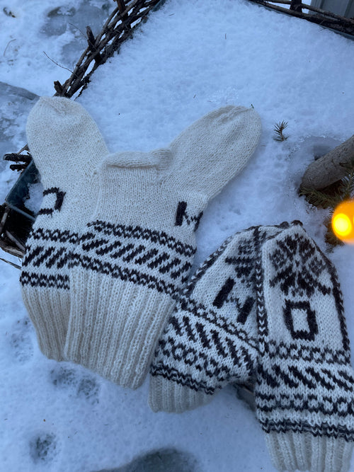 Cabin at Midnight – SkiStar – The Socks