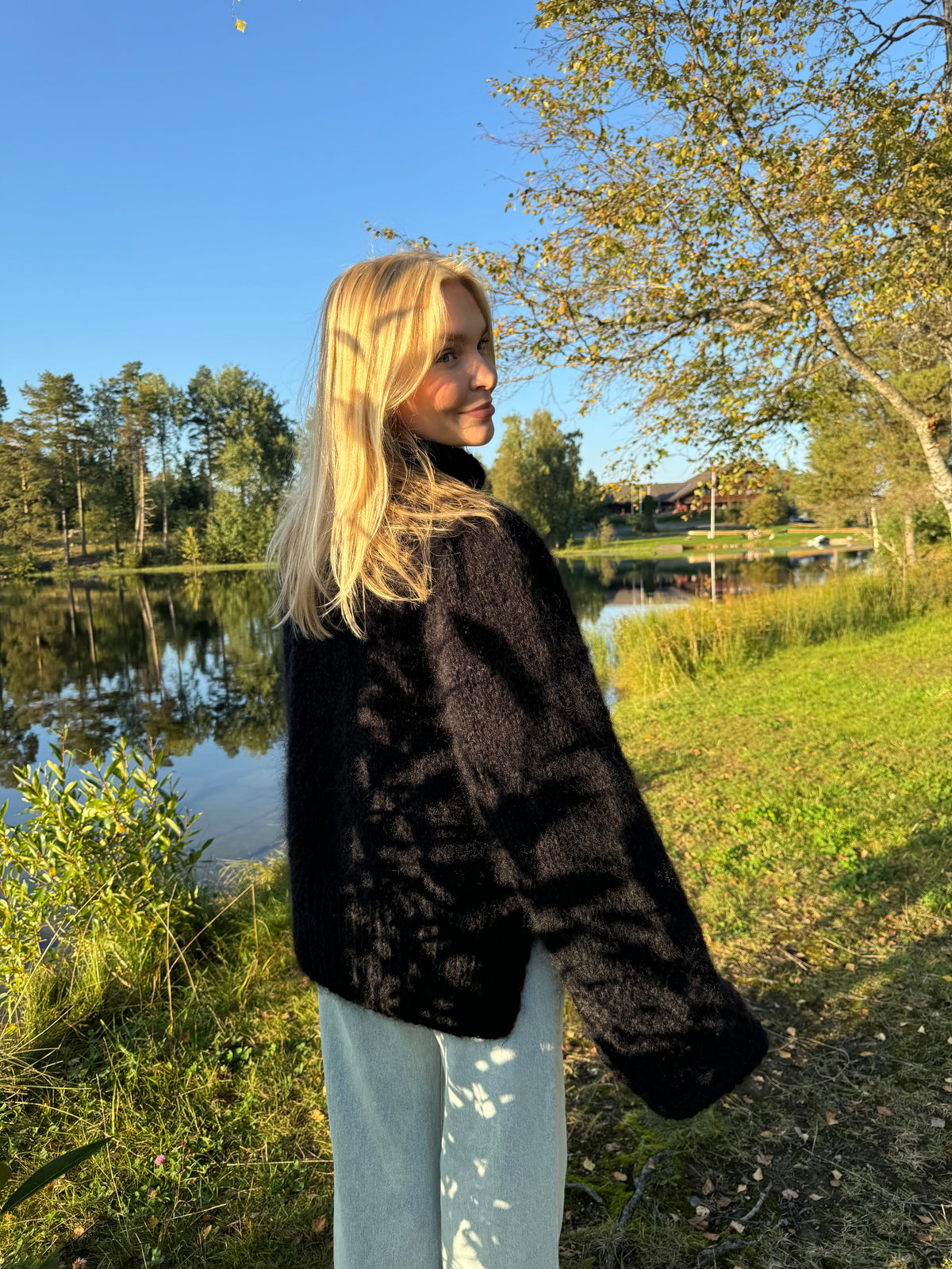 White Lotus, Tusha Edition - The Statement knit