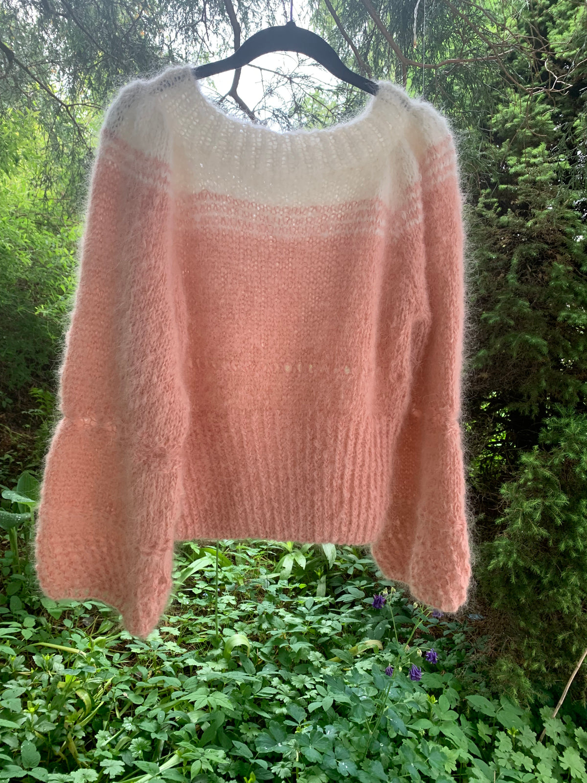 Off-shoulder mohair sweater with raglan, flower details and lace pattern – Summer in Oslo from CosyMonday