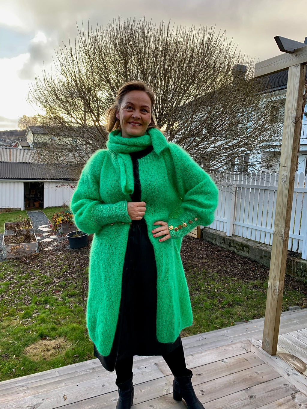 Grass green mohair scarf with lace pattern – Embrace Me from CosyMonday