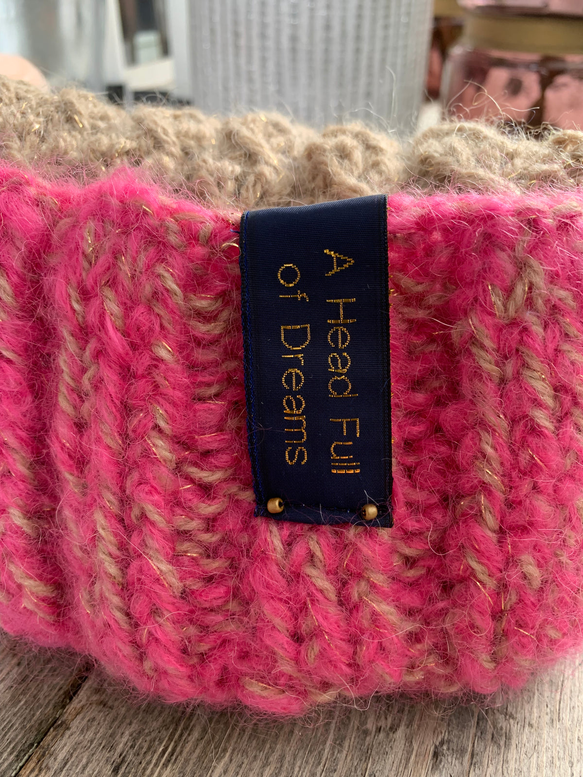 Bubblegum lue i alpakka og mohair – The Beanie