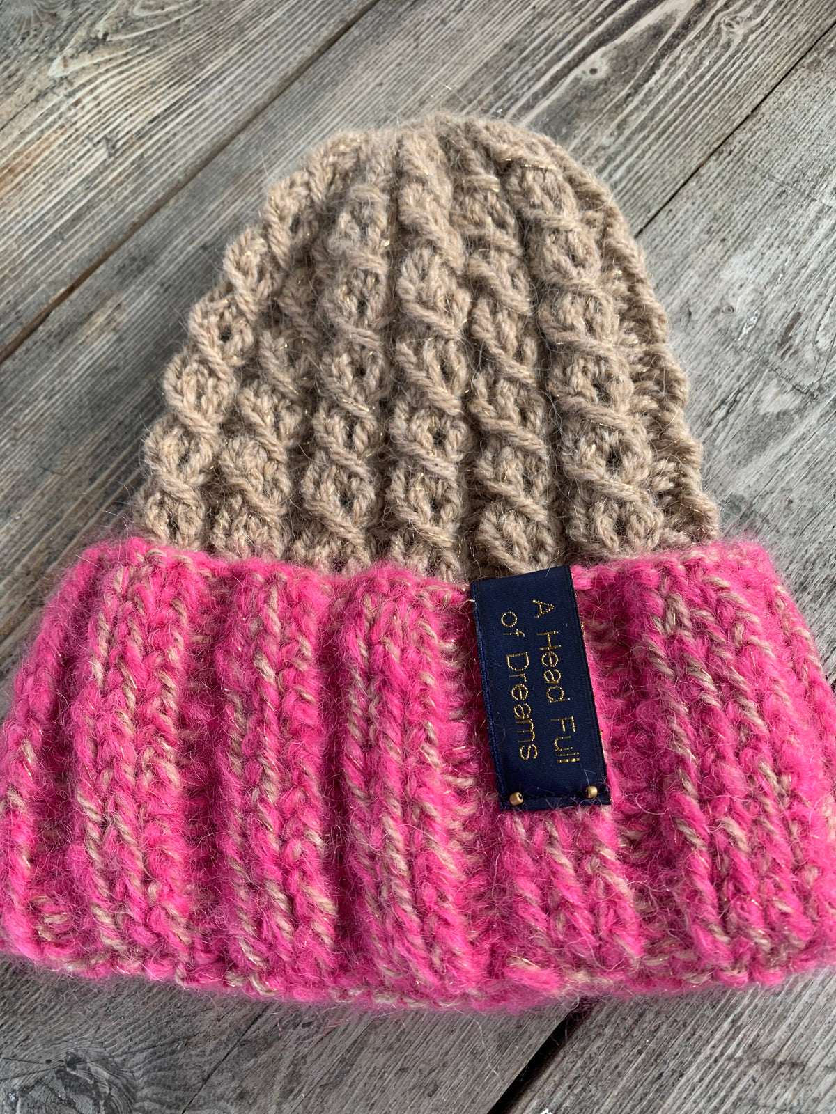 Bubblegum lue i alpakka og mohair – The Beanie