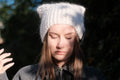 Hodeskjerf i mohair og alpakka med knappelukking, kan brukes som hette eller hals – Anna's Hood Scarf fra CosyMonday