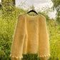 La Vie en Rose i 7901 Light Yellow – mohairgenser med halvpatent, popkorn og puffermer fra CosyMonday