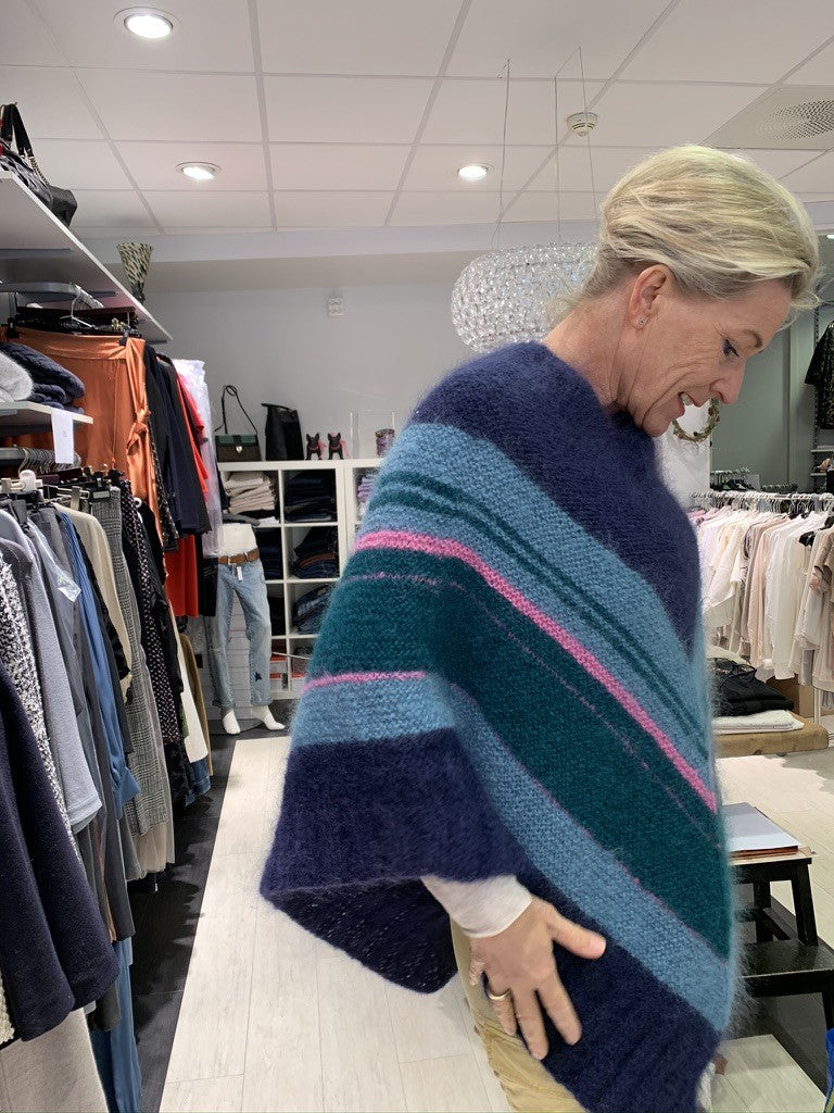 Every Teardrop Is a Waterfall – The Poncho