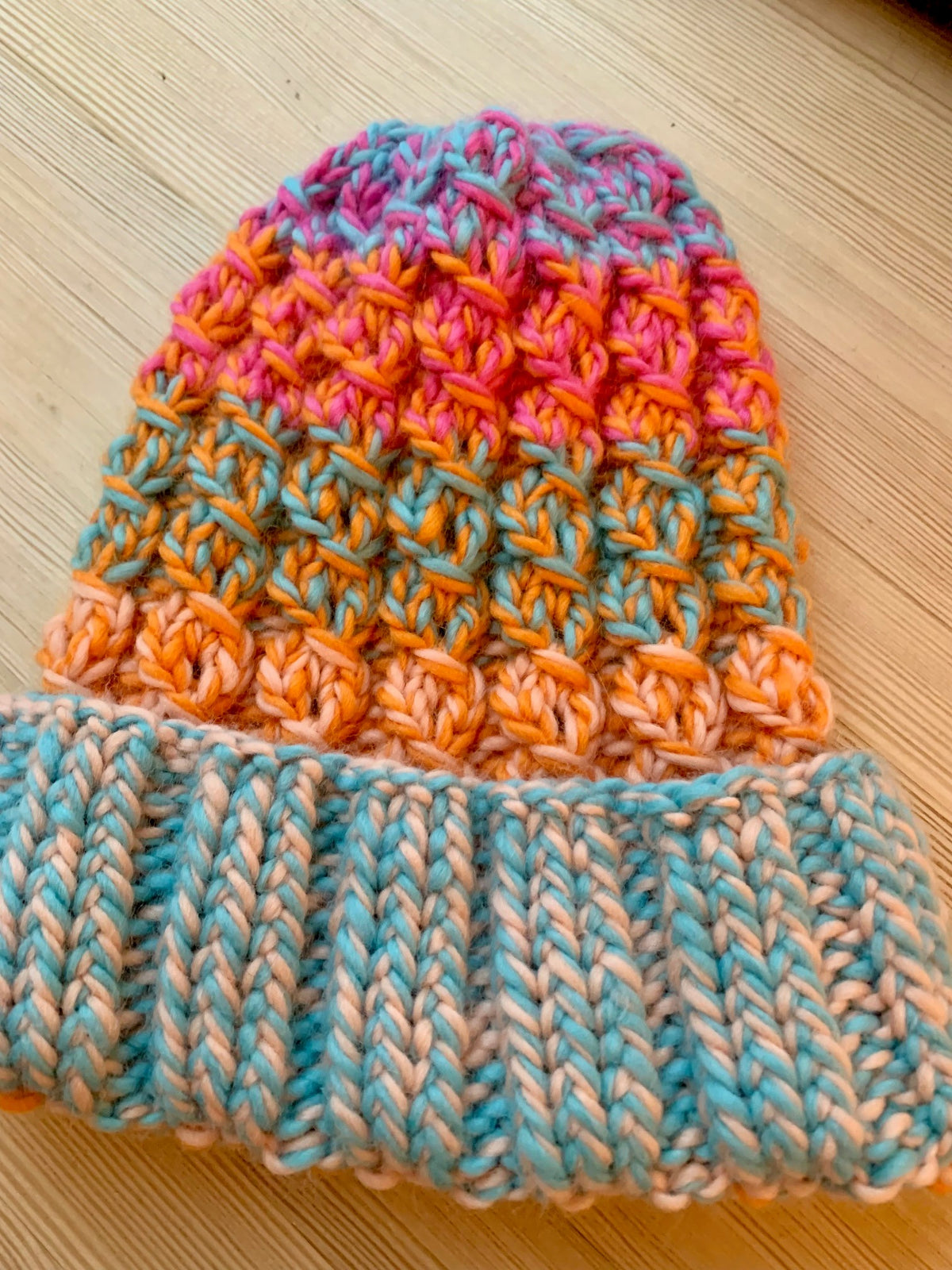 Chunky colourful hat with a faux cable – Holiday Hat from CosyMonday