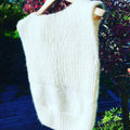 Myk vest i halvpatent med minimalistisk design – Angel fra CosyMonday