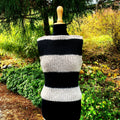 Rib vest in black, off-white and gold-flecked yarn with sequins – Black & Gold O-Reprise from CosyMonday