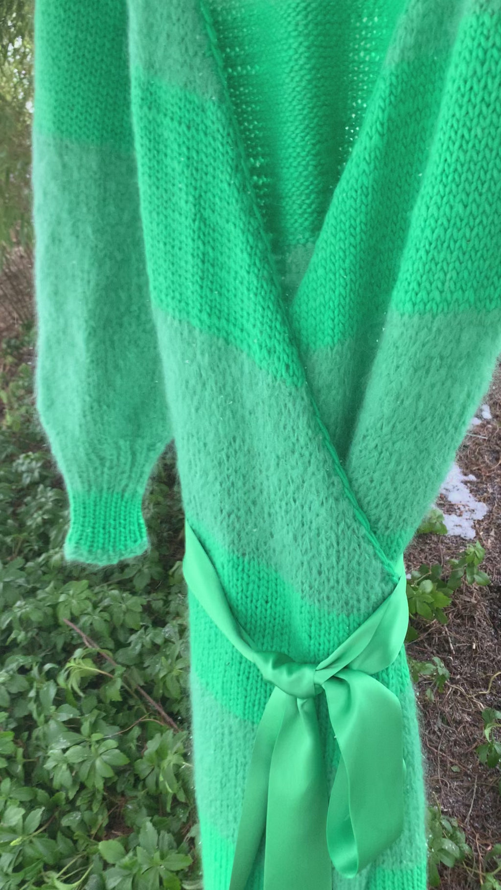 Light Green Daylight – The Dress