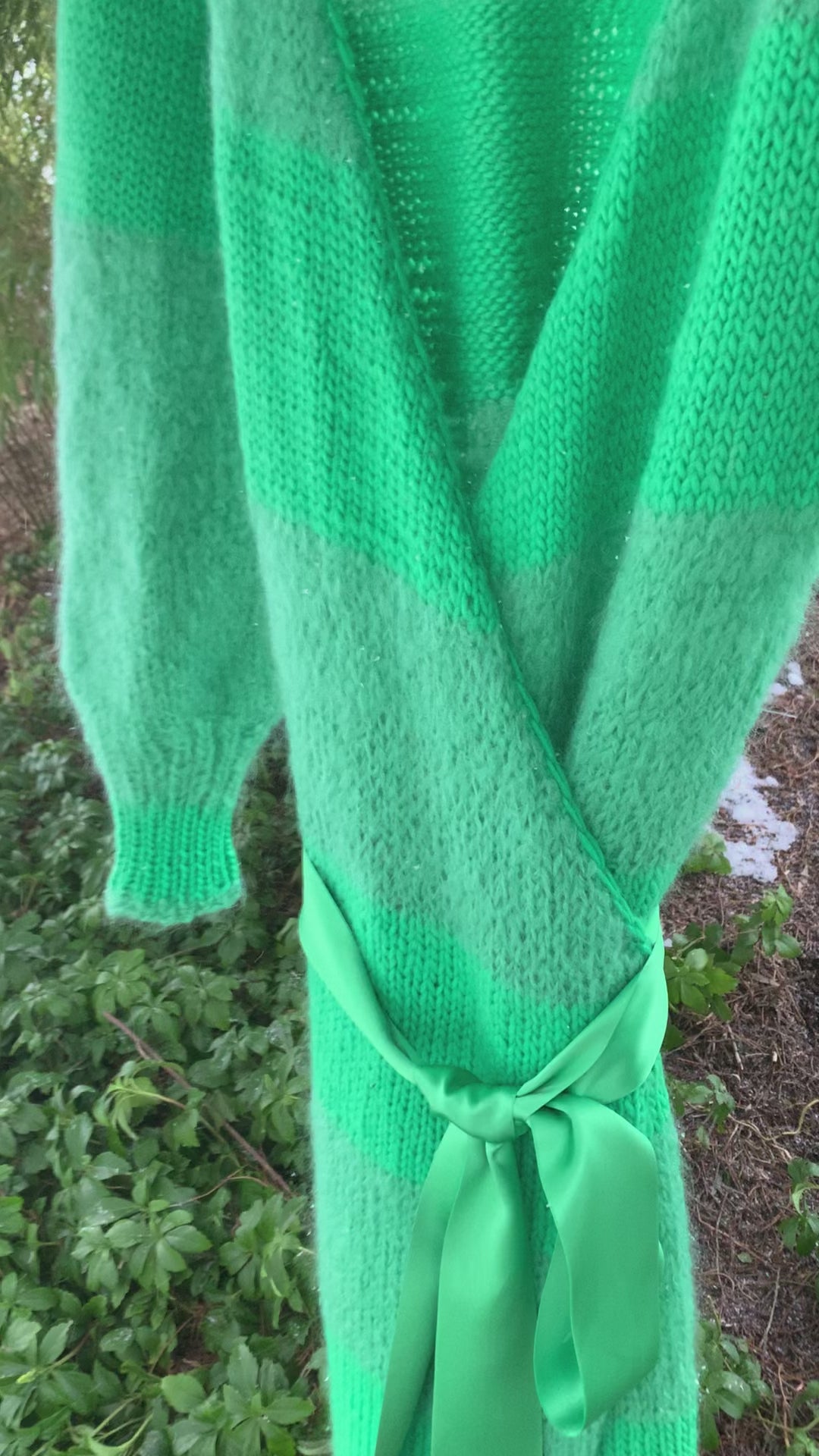 Light Green Daylight – The Dress