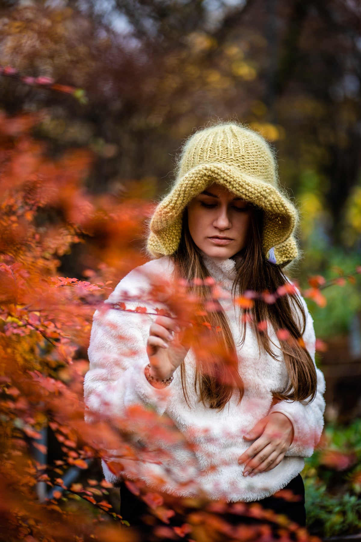 Colourful bohemian knitted hat with a turned-up brim – Maries Green from CosyMonday