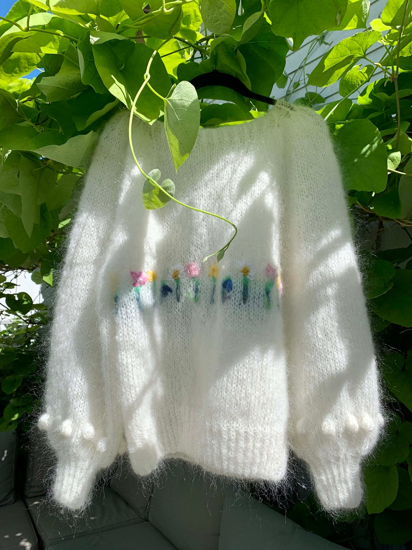 Midsummer Love - NORWEGIAN MAY FLOWERS - Strikkeoppskrift