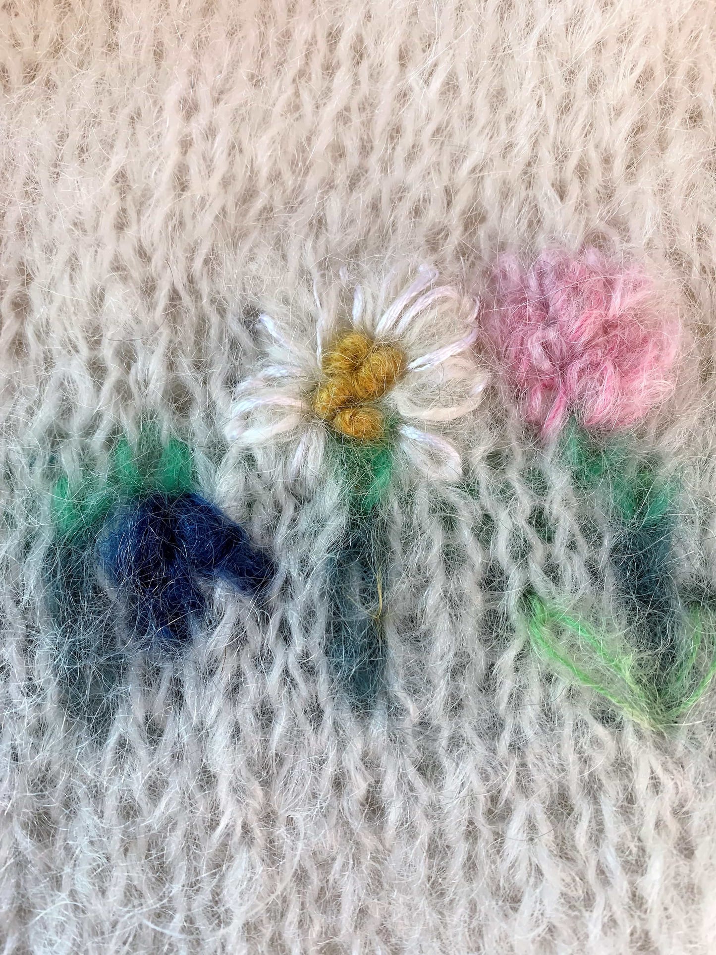 Midsummer Love - NORWEGIAN MAY FLOWERS - Strikkeoppskrift