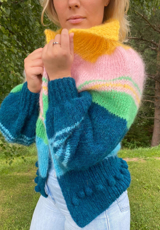 Hand-knitted short jacket with wide stripes, full puff sleeves and a bobble edge – Sommerfun from CosyMonday