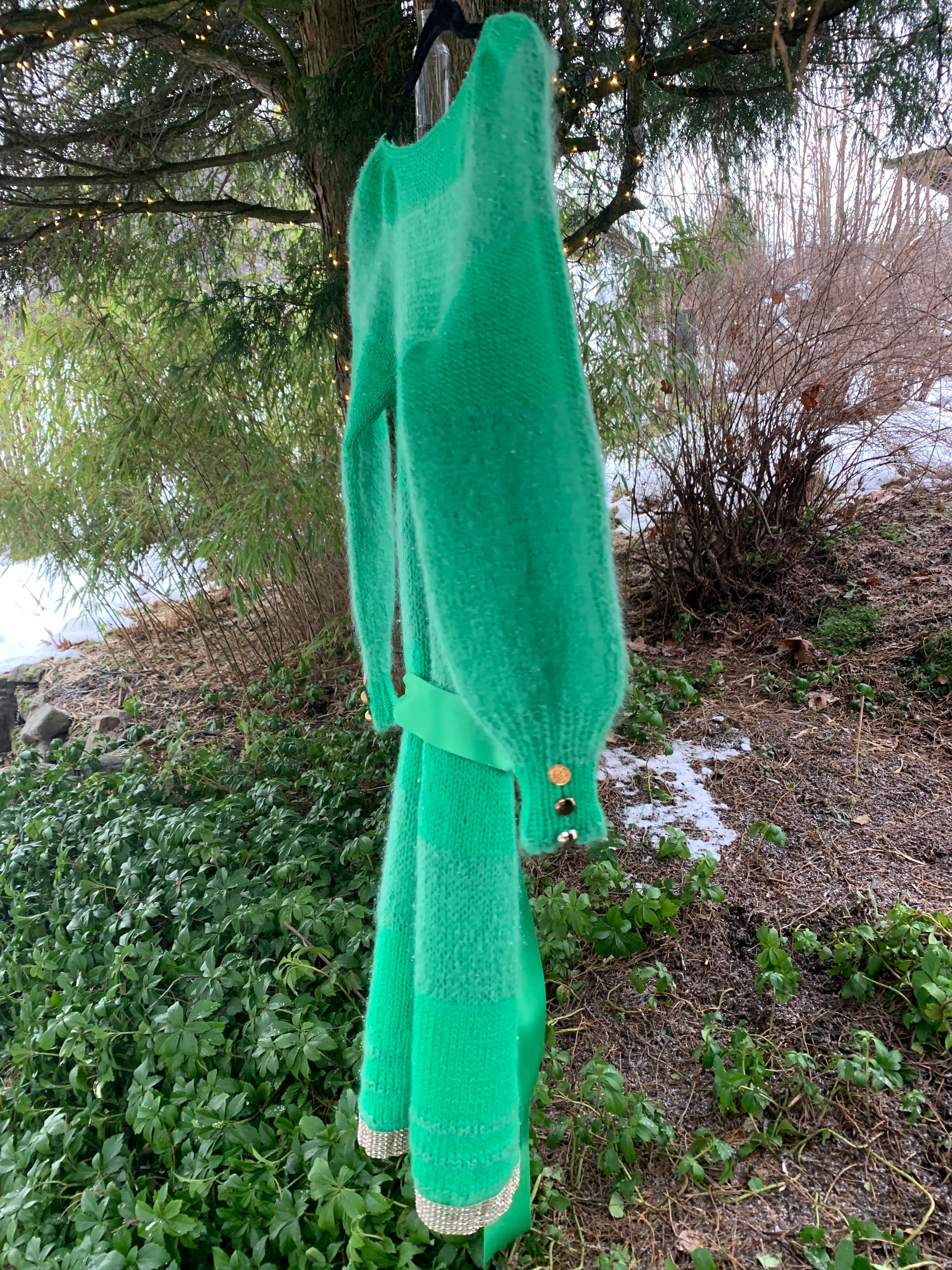 Light Green Daylight – The Dress