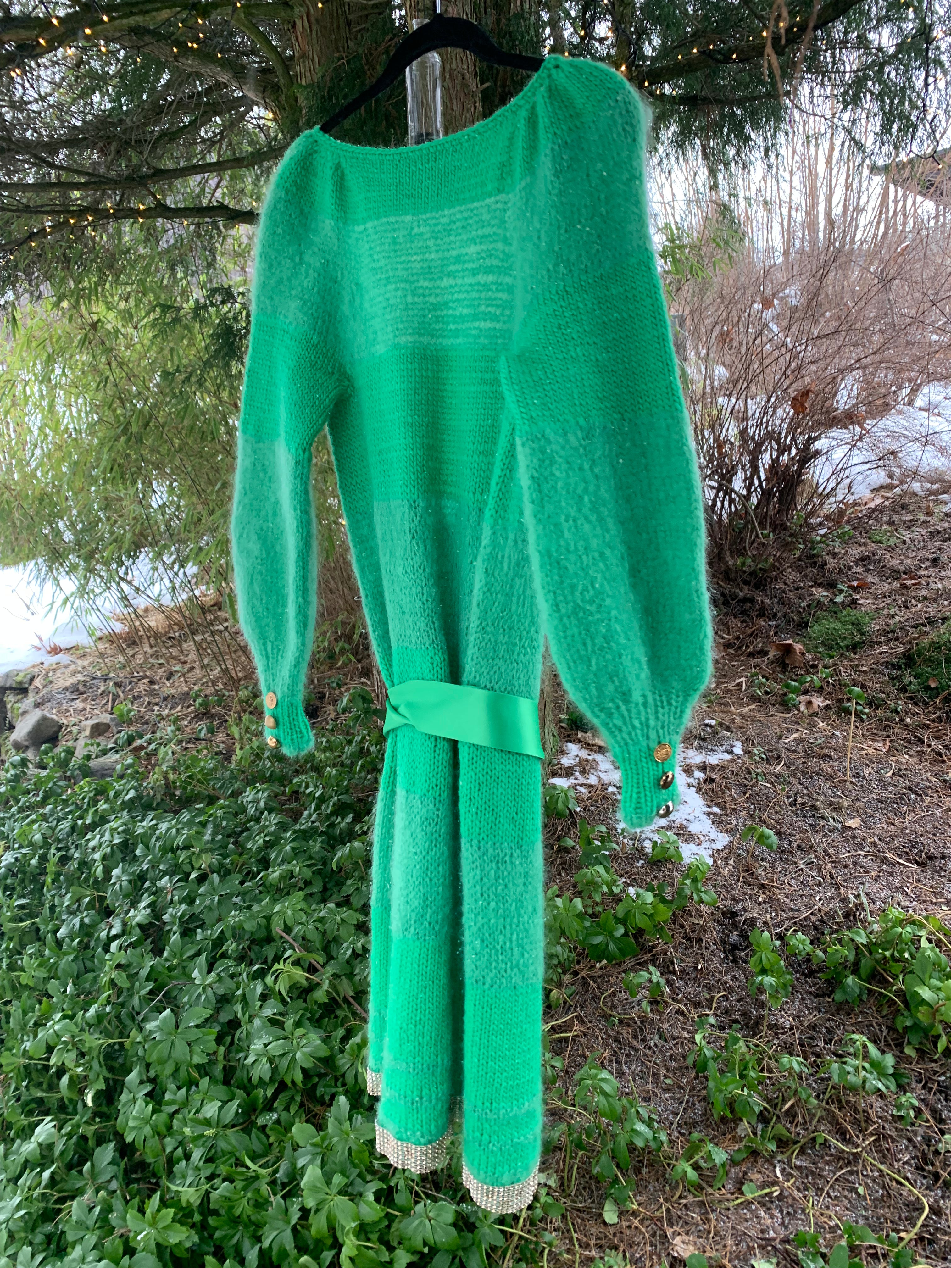 Light Green Daylight – The Dress