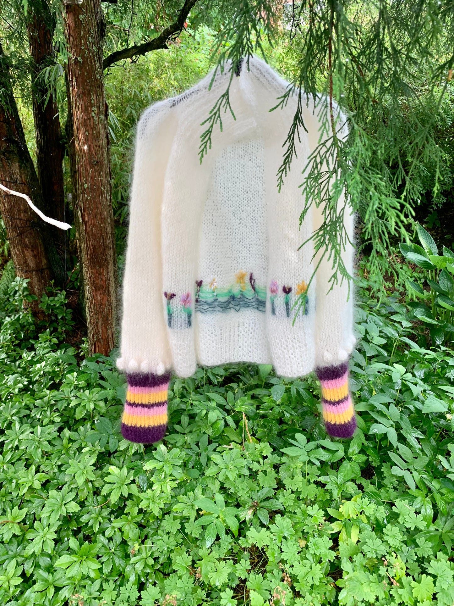 MAY - NORWEGIAN MAY FLOWERS - Strikkeoppskrift