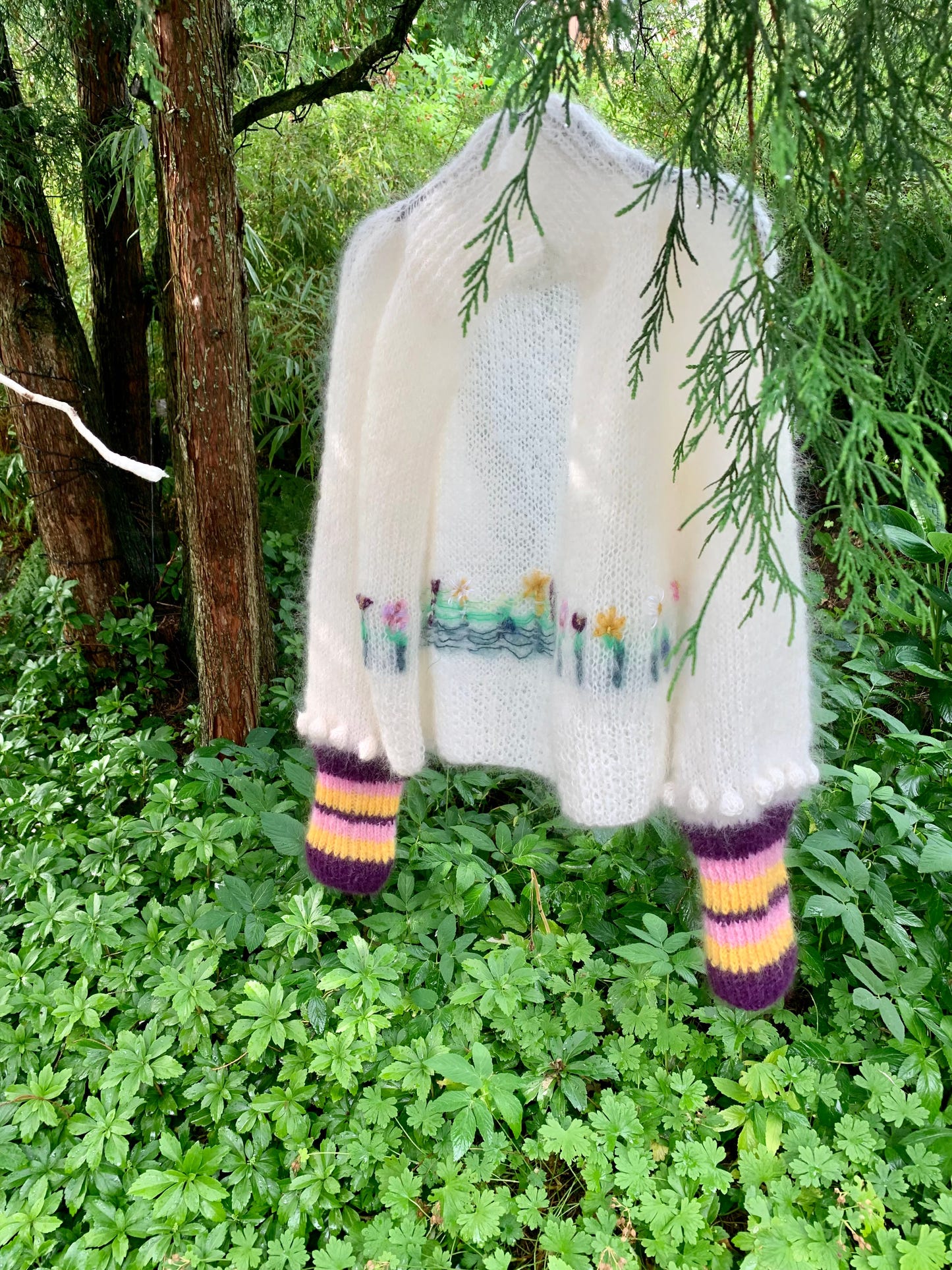 MAY - NORWEGIAN MAY FLOWERS - Strikkeoppskrift