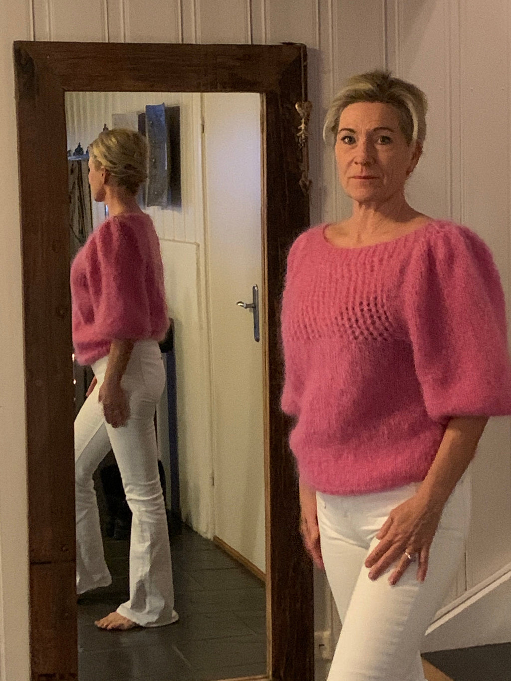 Smellroses - The Sweater
