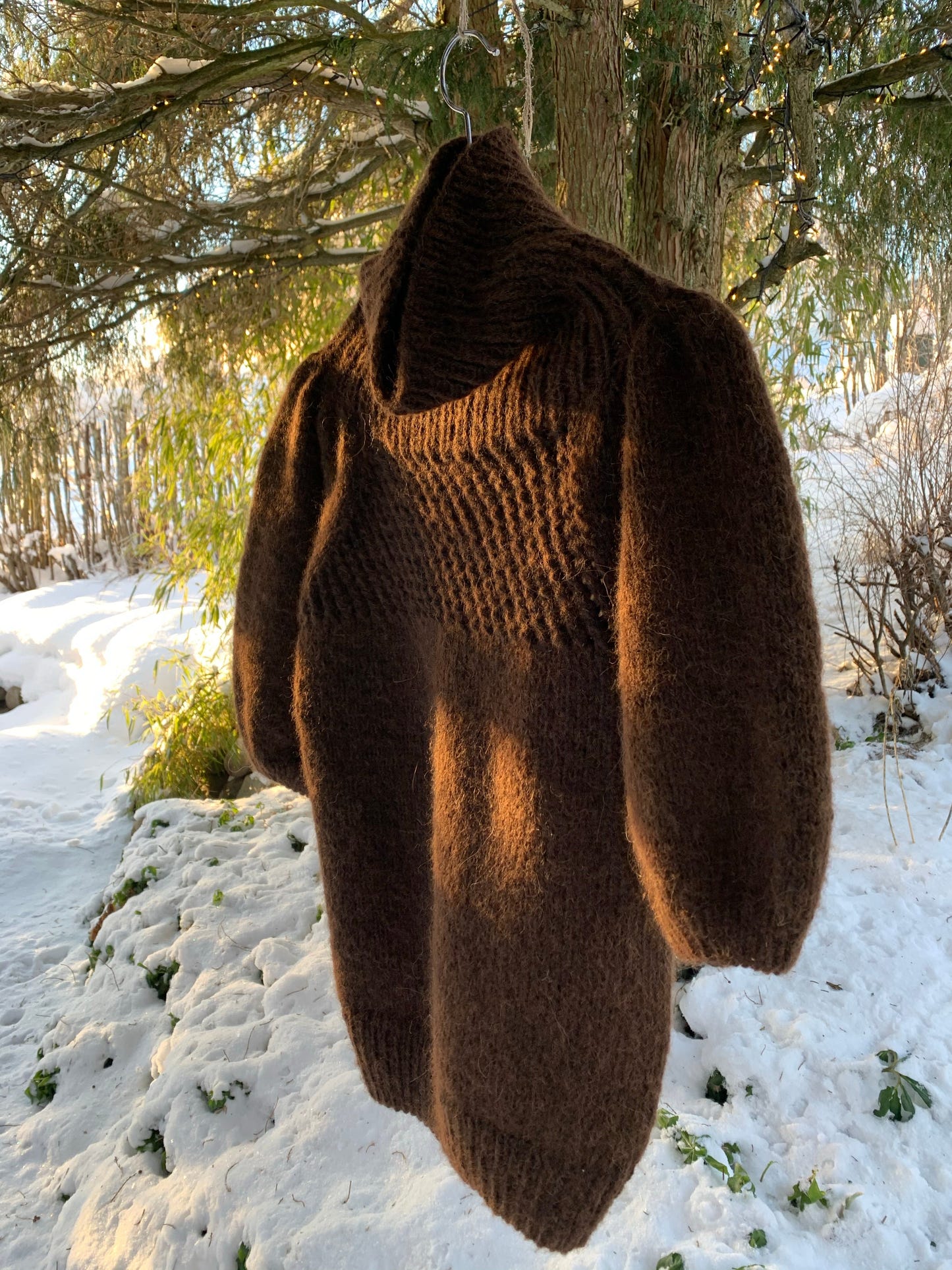 LIFE IN TECHNICOLOUR ii - Chocolate - Pattern