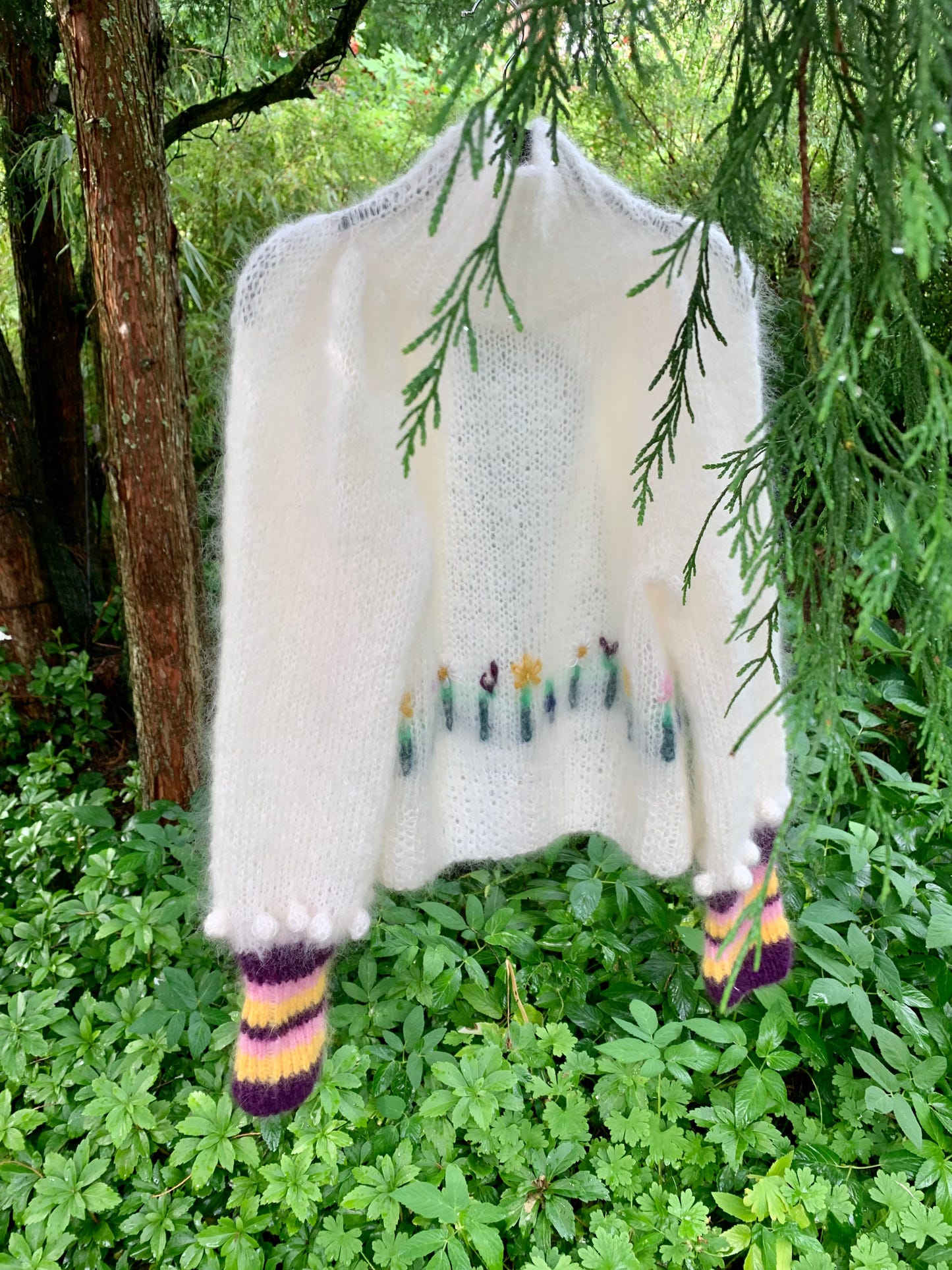 MAY - NORWEGIAN MAY FLOWERS - Strikkeoppskrift