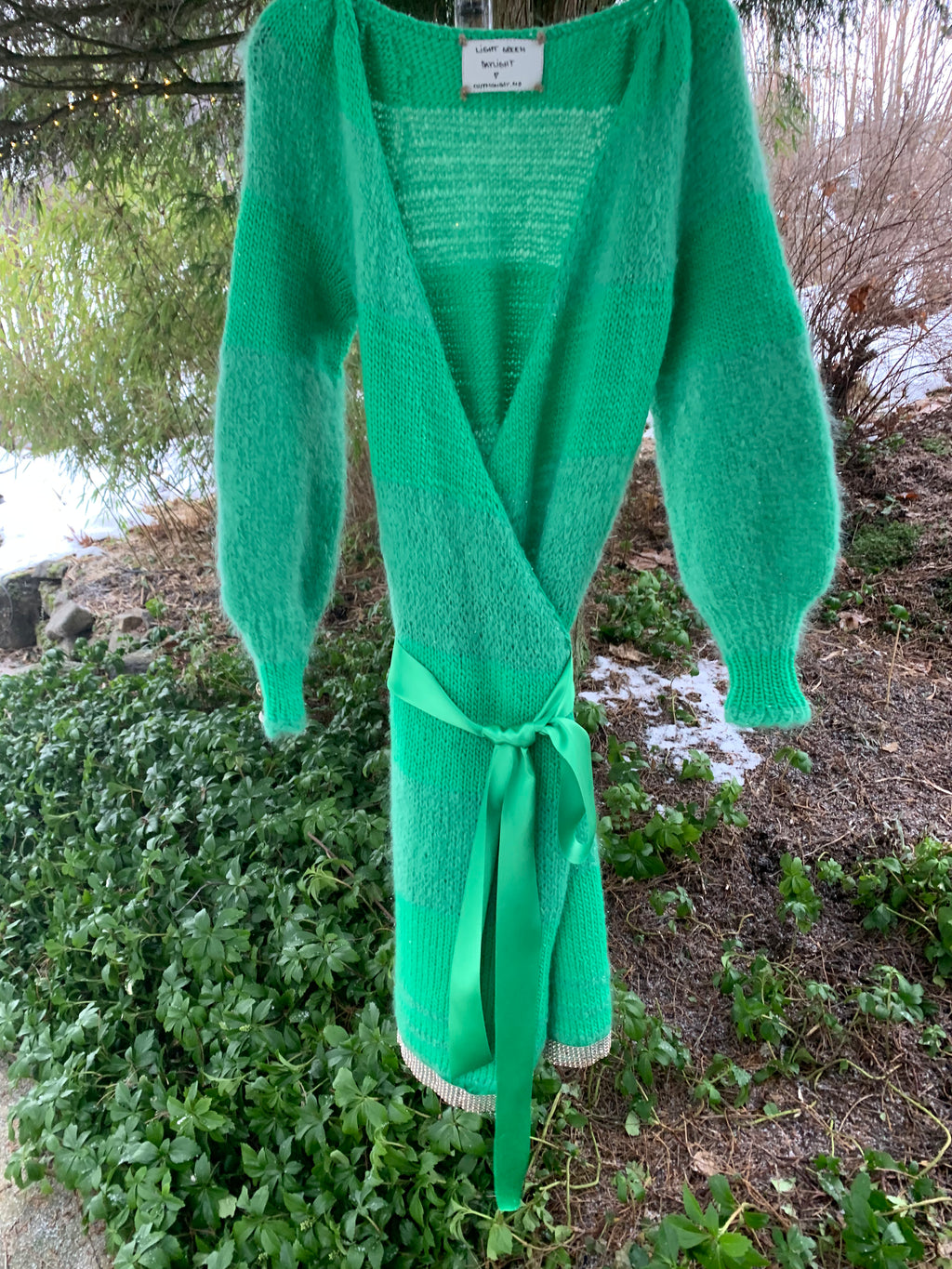Light Green Daylight – The Dress